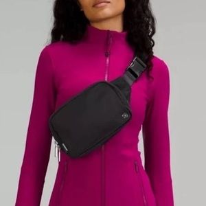 Lululemon Everywhere Belt Bag Large. Black. NWT